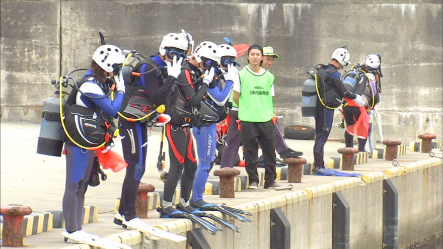 ダイバーによる海底清掃