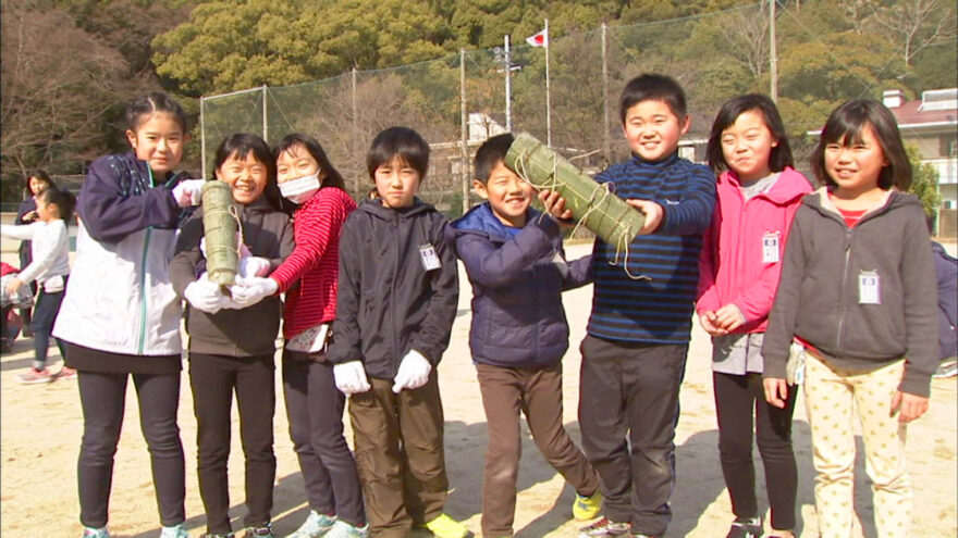 アサリの復活へ 小学校で環境学習