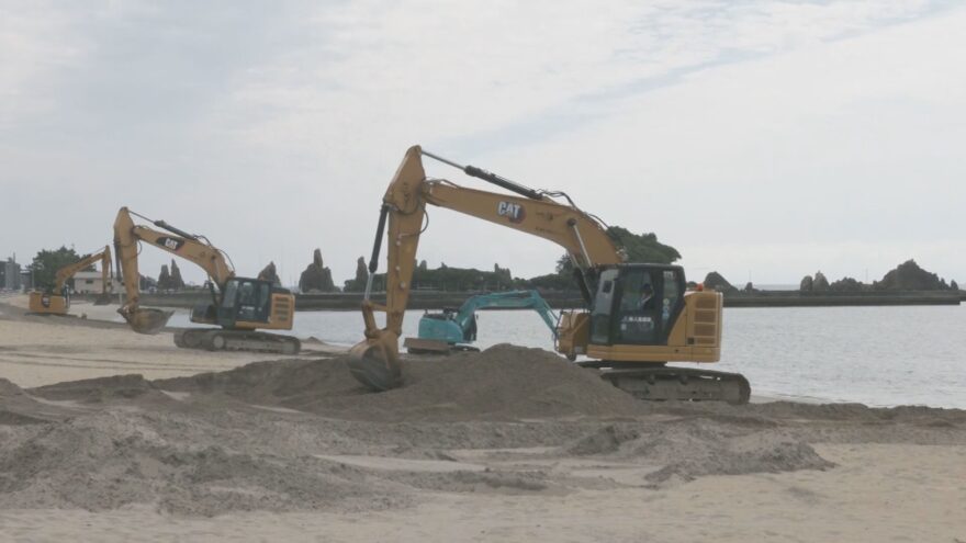 橋杭海水浴場をボランティア整備