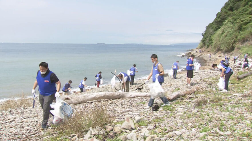 和歌山市の磯ノ浦海岸で清掃活動